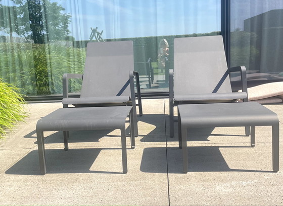 Image 1 of 2x TRIBU Illum lounge chairs + 2x footrest + 4x bijhorende high-end kussens