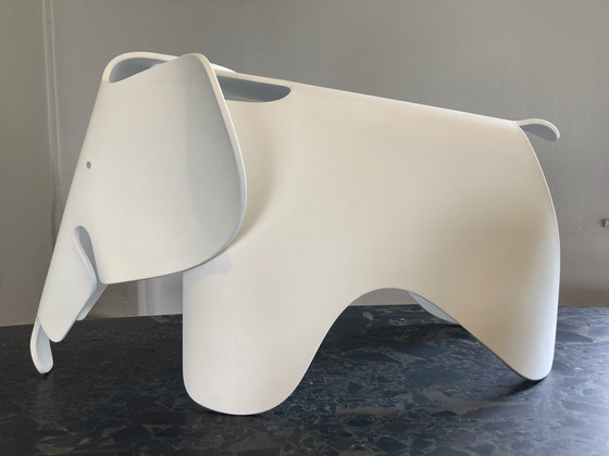 Image 1 of Vitra Elephant kinderstoel