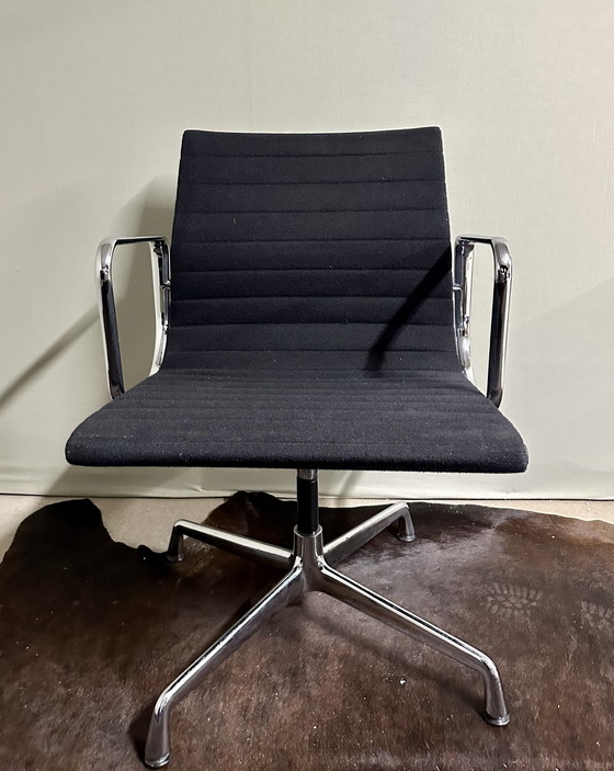 Image 1 of Vitra EA 108 draaibaar chroom chair hopzak