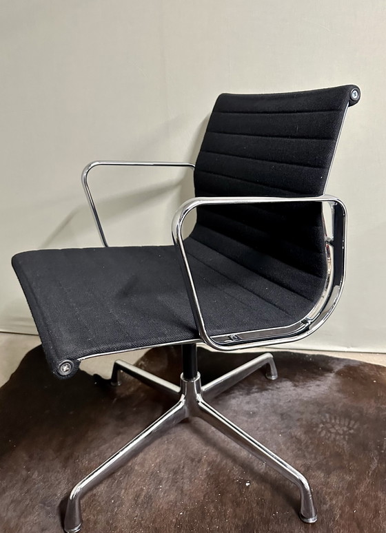 Image 1 of Vitra EA 108 draaibaar chroom chair hopzak