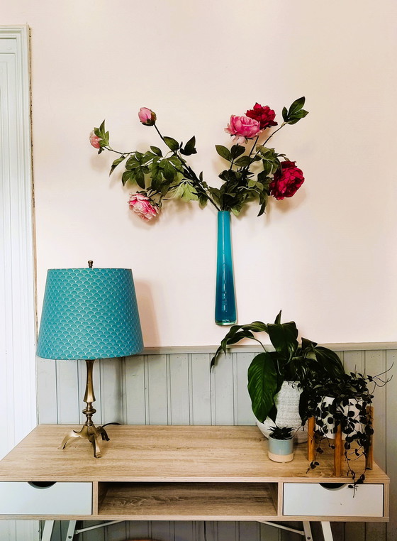 Image 1 of Elegante vintage messing tafellamp met blauwe kap