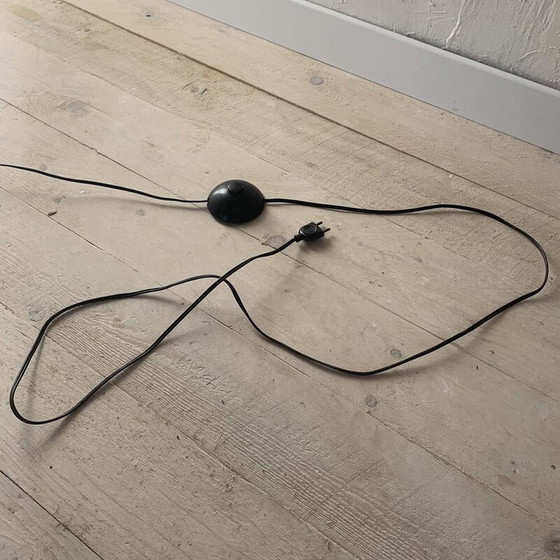 Image 1 of Vintage driepoot vloerlamp in zwart metaal en messing bol, 1960