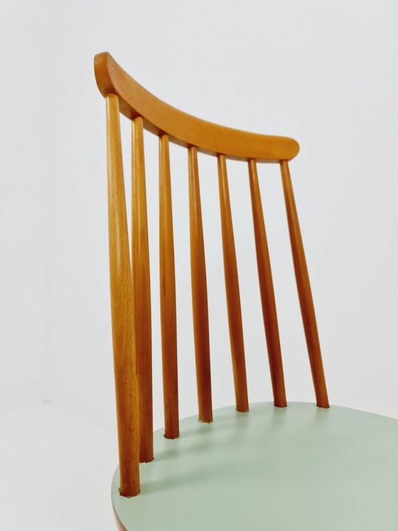 Image 1 of 2x Mann Möbel Spijlenstoelen