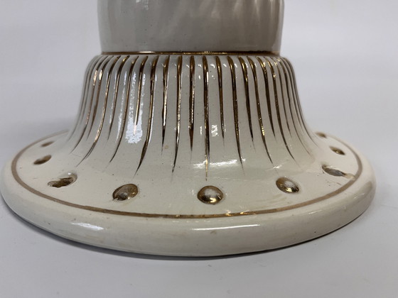 Image 1 of Art Nouveau Keramieken Plafondlamp Crème Met Gouden Decoratie Glazen Kap