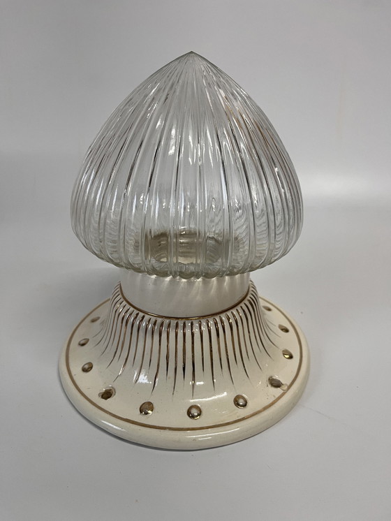 Image 1 of Art Nouveau Keramieken Plafondlamp Crème Met Gouden Decoratie Glazen Kap