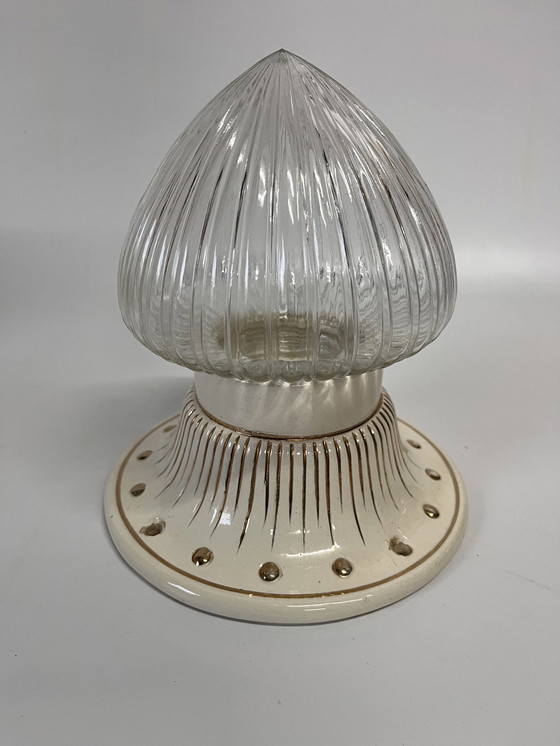 Image 1 of Art Nouveau Keramieken Plafondlamp Crème Met Gouden Decoratie Glazen Kap