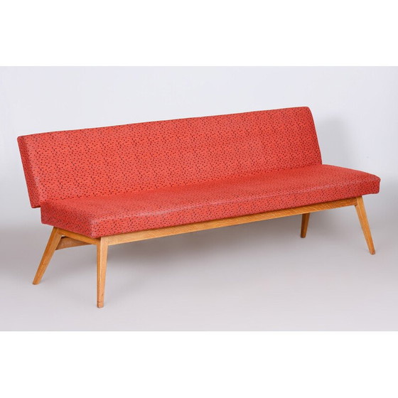 Image 1 of Eikenhouten bank uit Mid Century met rode bekleding, Tsjecho-Slowakije 1950
