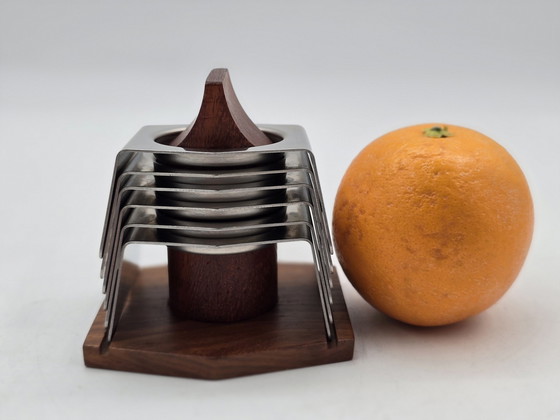 Image 1 of Eierhouder Set - Set Van 6 Rvs Eierdoppen Op Houten Houder - Roestvrij Staal, Hout - Vintage Design