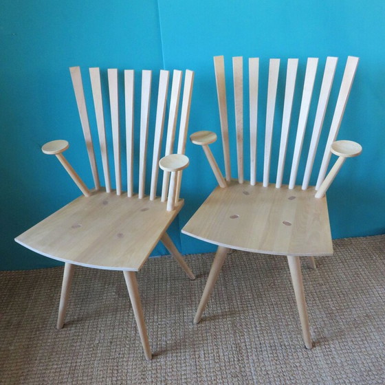 Image 1 of Paar vintage fauteuils met ronde taps toelopende poten