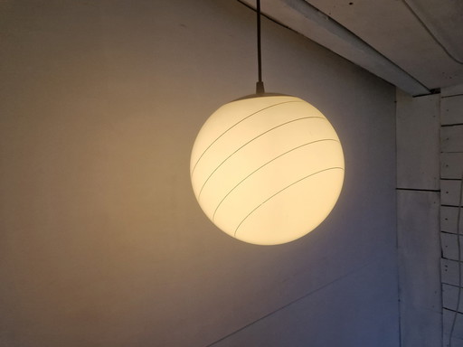 Vintage glazen hanglamp in space age stijl