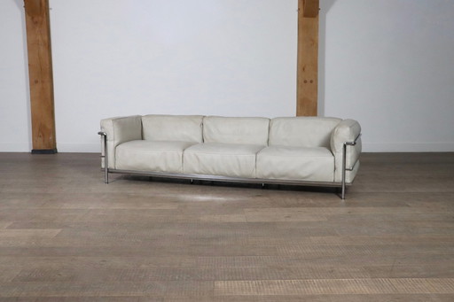 Cassina Lc3 Sofa van Le Corbusier in gebroken wit leer, Italië 1980S