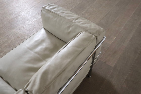 Image 1 of Cassina Lc3 Sofa van Le Corbusier in gebroken wit leer, Italië 1980S