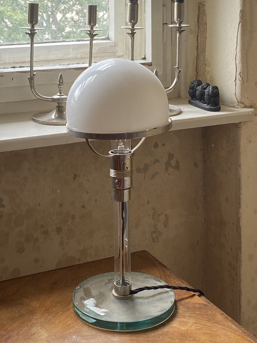 Carl Jacob Jucker / Wilhelm Wagenfeld Tafellamp 'glazen lamp'