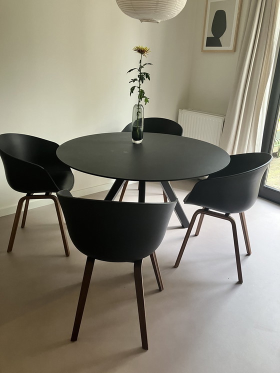 Image 1 of Hay Copenhagen CPH20 tafel en 4x AAC 22 stoelen plus bijbehorende Seat pads.