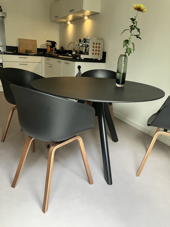 Image 1 of Hay Copenhagen CPH20 tafel en 4x AAC 22 stoelen plus bijbehorende Seat pads.