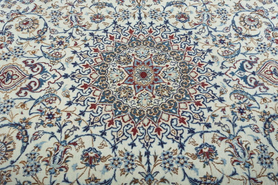Image 1 of Handgeknoopt Nain 9La Oosters Tapijt Met Zijde -295 X 200 Cm
