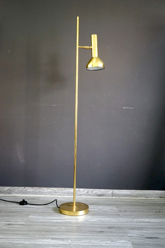 Image 1 of Duitse vintage vloerlamp in goud met grote kap & gouden details van Cosack, 1970