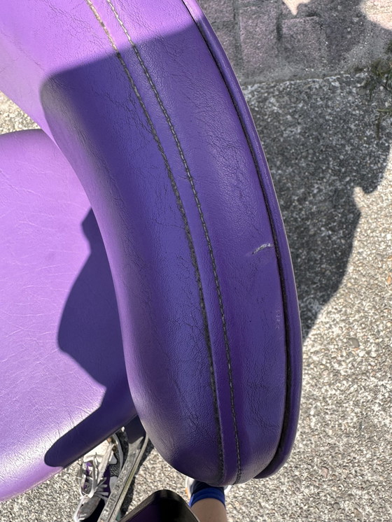 Image 1 of Vintage paarse stoel