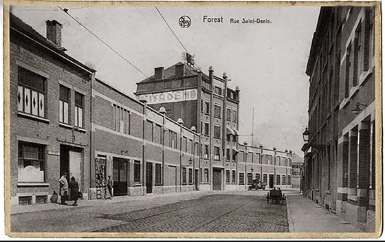 Image 1 of Vintage Industriële Verstelbare Kruk - Beuk