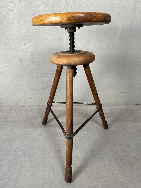 Image 1 of Vintage Industriële Verstelbare Kruk - Beuk