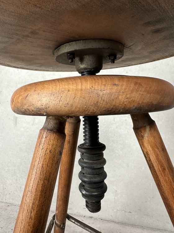 Image 1 of Vintage Industriële Verstelbare Kruk - Beuk