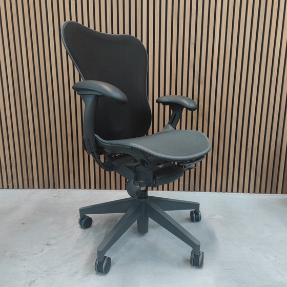 Image 1 of Herman Miller Mirra 2 Bureaustoel