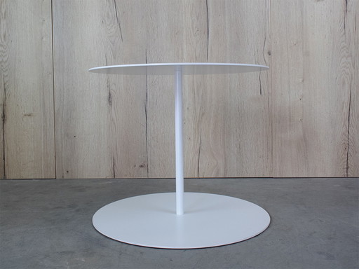 Cappellini bijzettafel Gong Wit design Giulio Cappellini