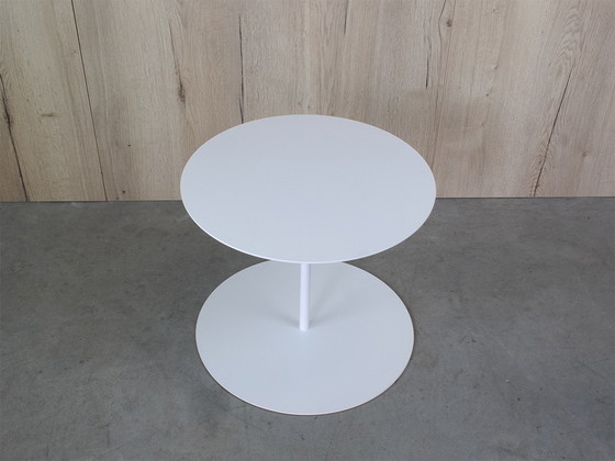 Image 1 of Cappellini bijzettafel Gong Wit design Giulio Cappellini