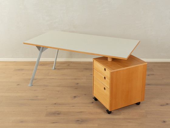 Image 1 of Uniek bureau