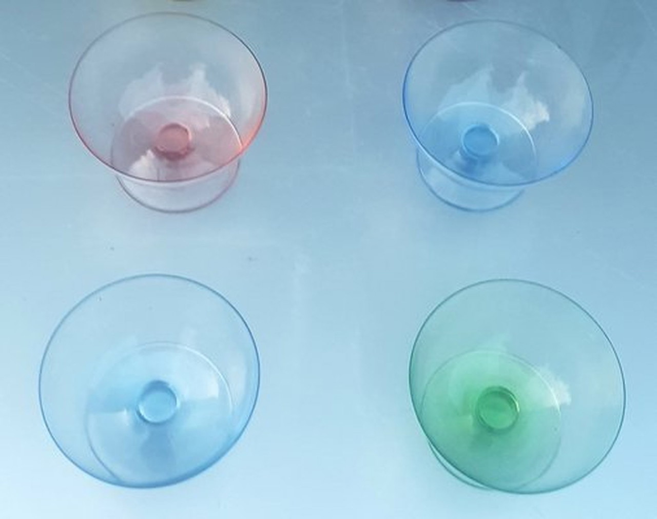 Günstige Großhandels Martini Cocktail Glas Gläser bunte gerippte Coupe Getränkbe