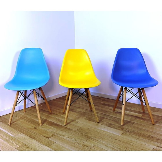 Image 1 of Set van 3 vintage plastic stoelen met vlekken