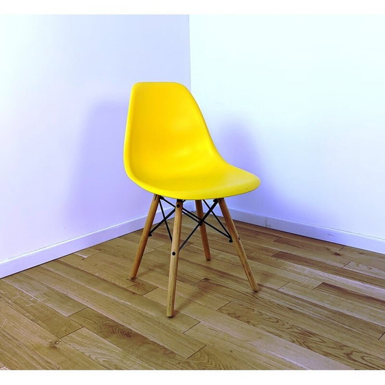 Image 1 of Set van 3 vintage plastic stoelen met vlekken