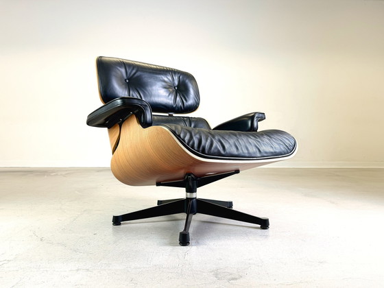 Image 1 of Eames Lounge Stoel Vitra Fauteuil Incl. Ottoman Zwart