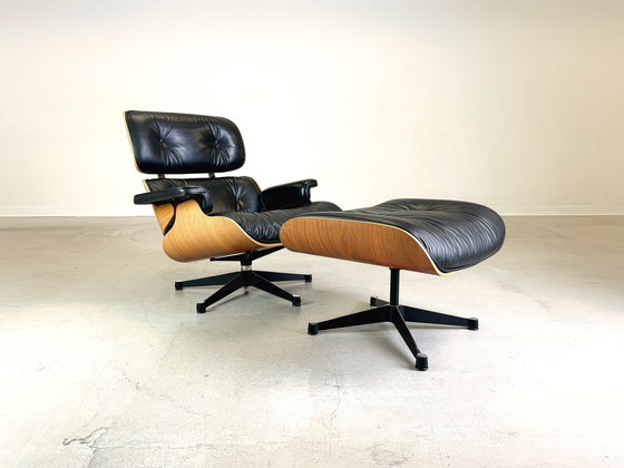 Image 1 of Eames Lounge Stoel Vitra Fauteuil Incl. Ottoman Zwart