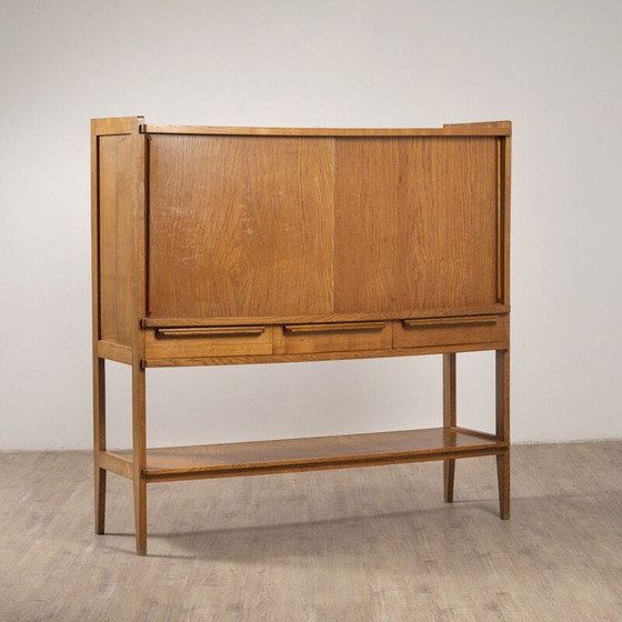 Image 1 of Vintage eiken dressoir met dubbele schuifdeuren, 1950