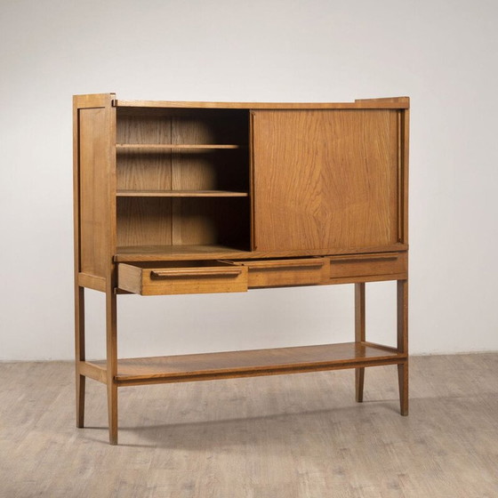 Image 1 of Vintage eiken dressoir met dubbele schuifdeuren, 1950