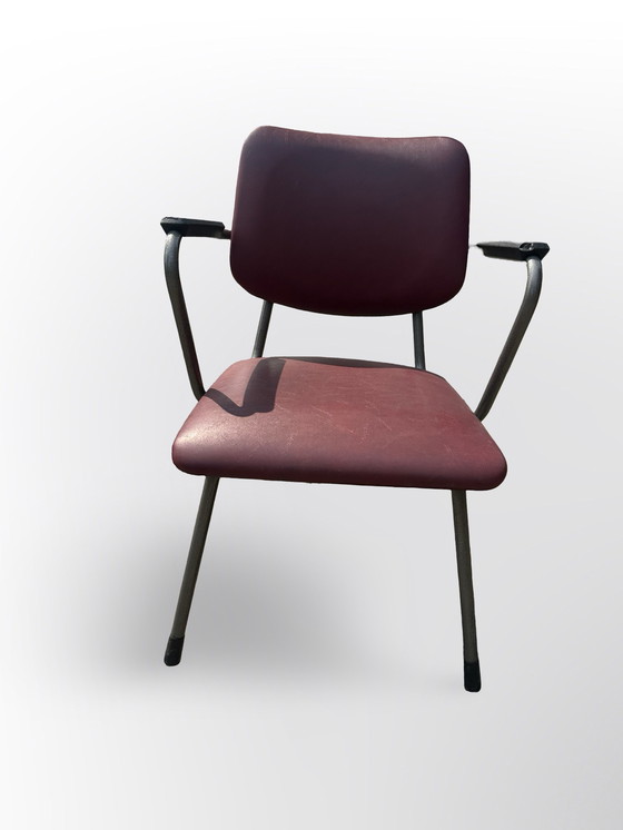 Image 1 of Mooie Originele Gispen R5 Armstoel Uit De Jaren 60 Grijs Metalen Frame , En Bordeaux Rood Skai. 