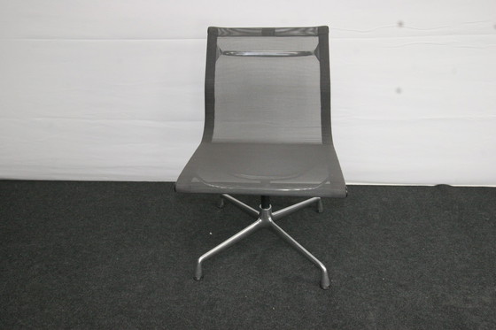 Image 1 of Vitra alu chair EA 106