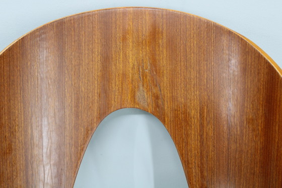 Image 1 of 1960S Antonin Suman Paar gerestaureerde stoelen in walnoot afwerking