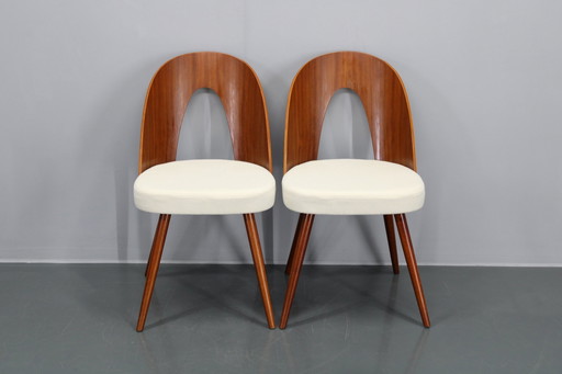 1960S Antonin Suman Paar gerestaureerde stoelen in walnoot afwerking