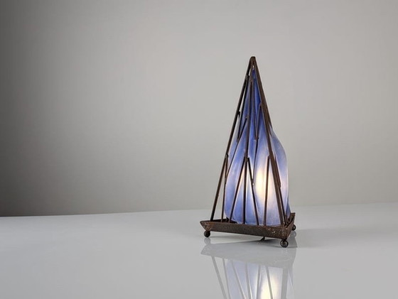 Image 1 of Mid Century Pyramide Tafellamp