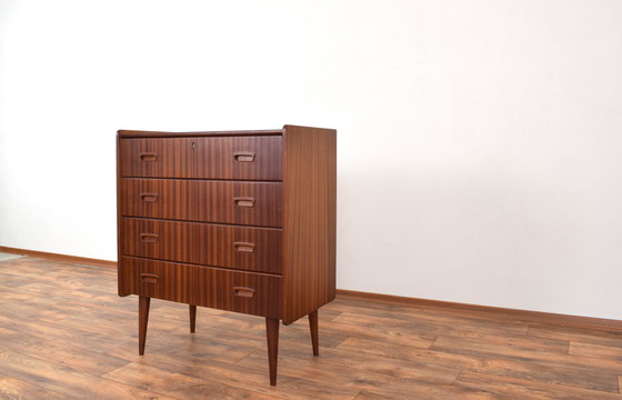 Image 1 of Mid Century Deense ladekast van teakhout, 1960S