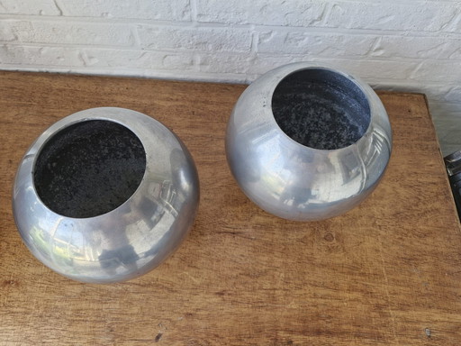 2x Mooie Vintage Metalen Bloempotten.