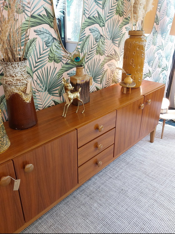 Image 1 of Vintage Dressoir Teak Fineer Ronde Houten Grepen 70S