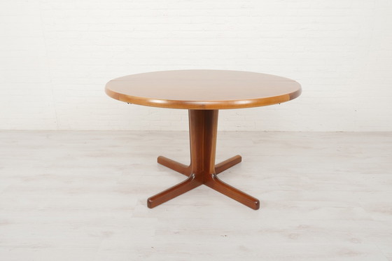 Image 1 of Vintage Ronde Uitschuifbare Eettafel | Walnoot | 119 Tot 319 Cm