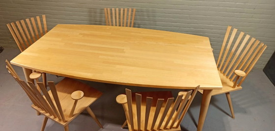 Image 1 of Kvist eettafel met 5 'Mikado' stoelen, Denemarken