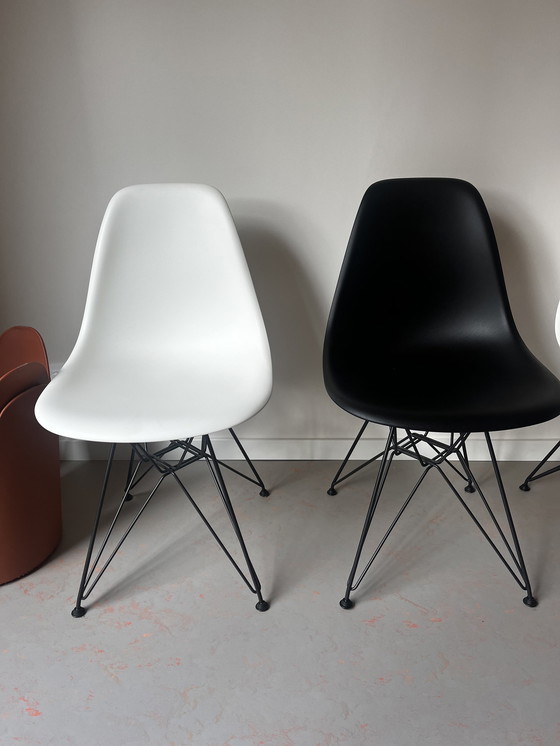 Image 1 of Vitra Dsr Stoel Wit