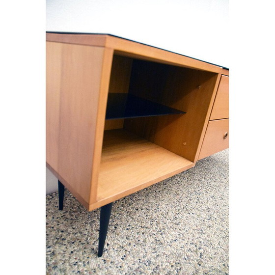 Image 1 of Vintage Italiaans dressoir van essenhout en glas, jaren 1950