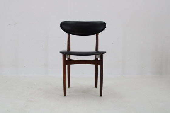 Image 1 of 1960S Set van zes Scantic Mobelvaerk eetkamerstoelen in kunstleer, Denemarken