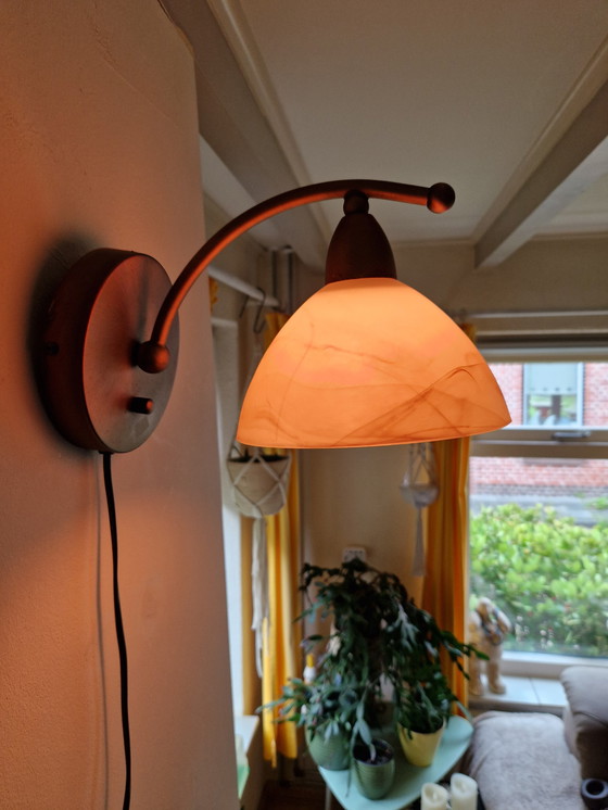 Image 1 of Vandeheg 447902 wandlamp met melkglazen kap